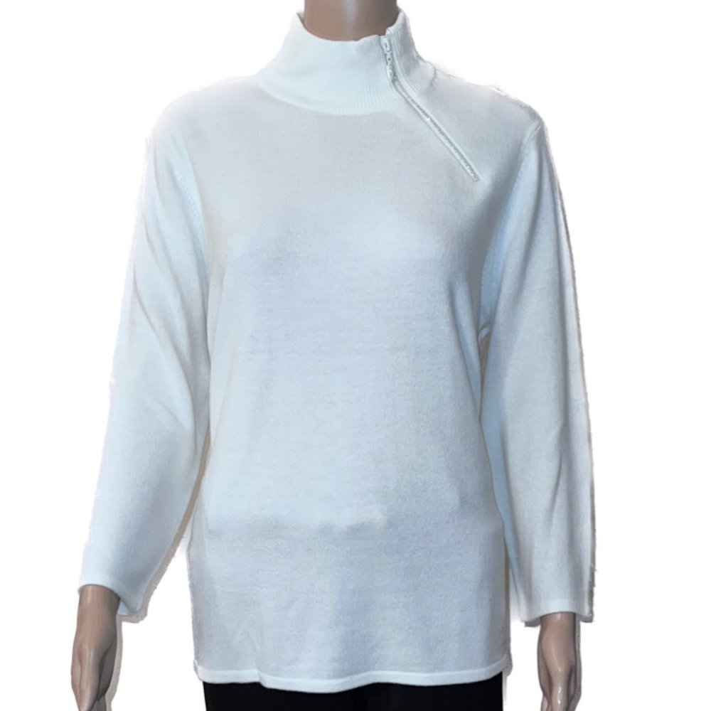 Designers Originals White Fluffy Soft Women's Turtleneck